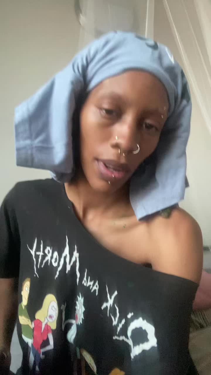 @weirdbug.grrl 🪲⋆｡˚꩜