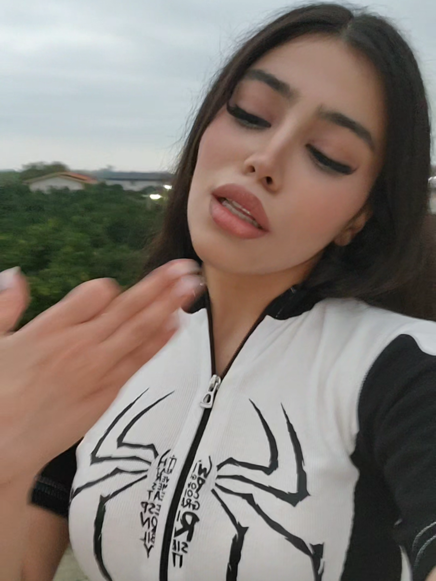 @hipr0w