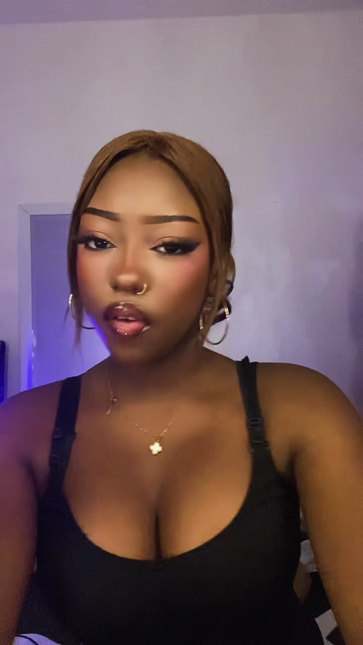 @q🍫