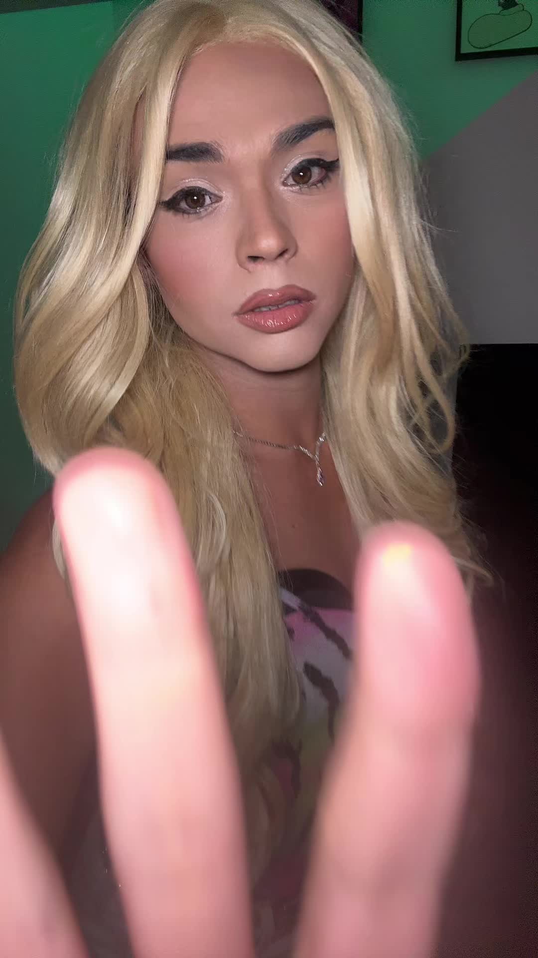 @lyfeaslilly