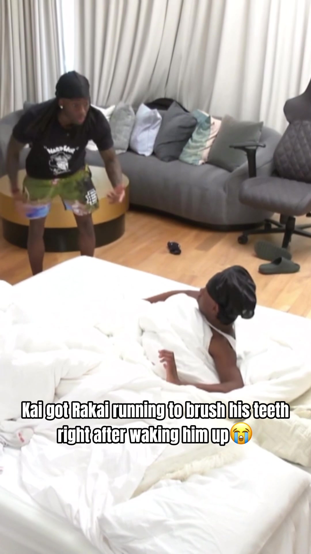 @authorrclips_