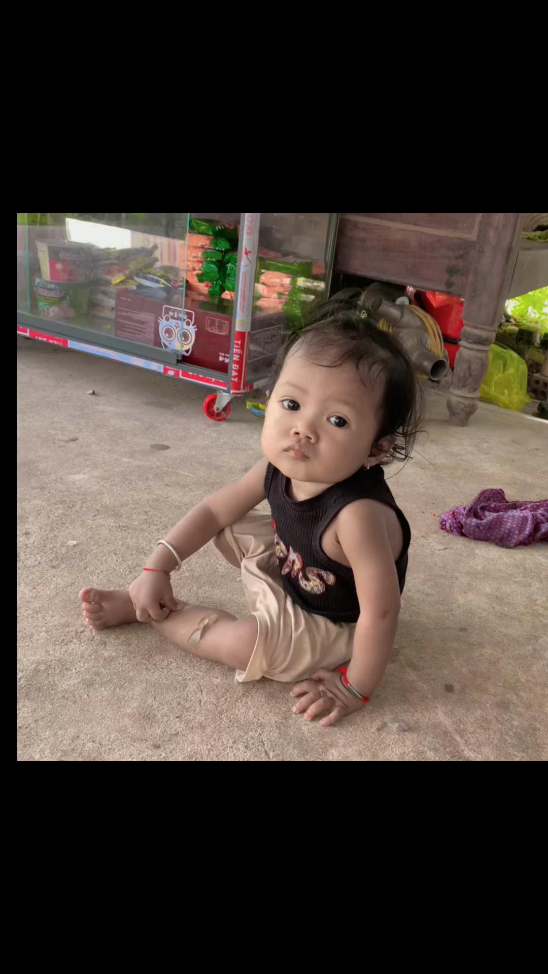 @លី៚ នីន