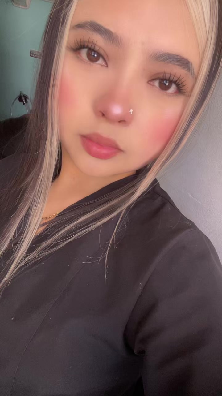 @Laurita🤍.