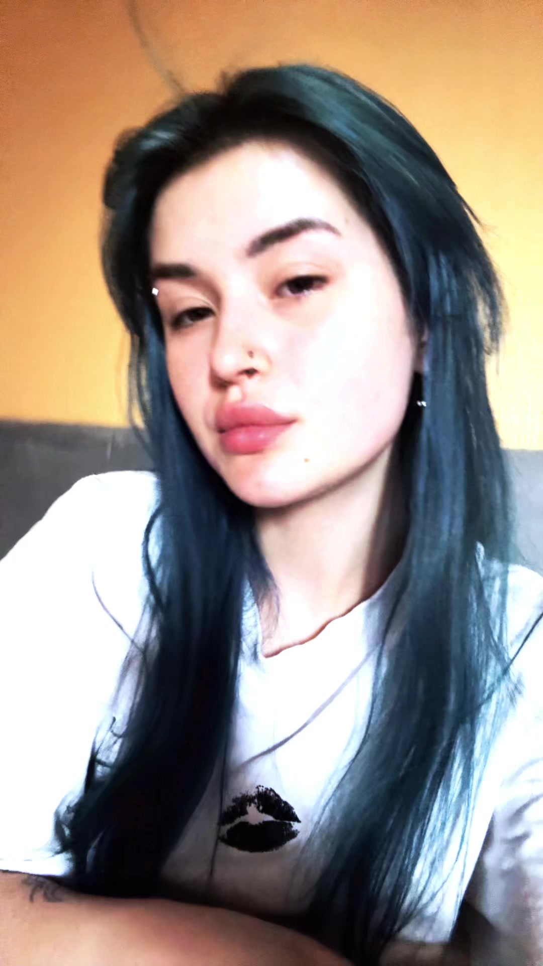 @что она тут забыла?