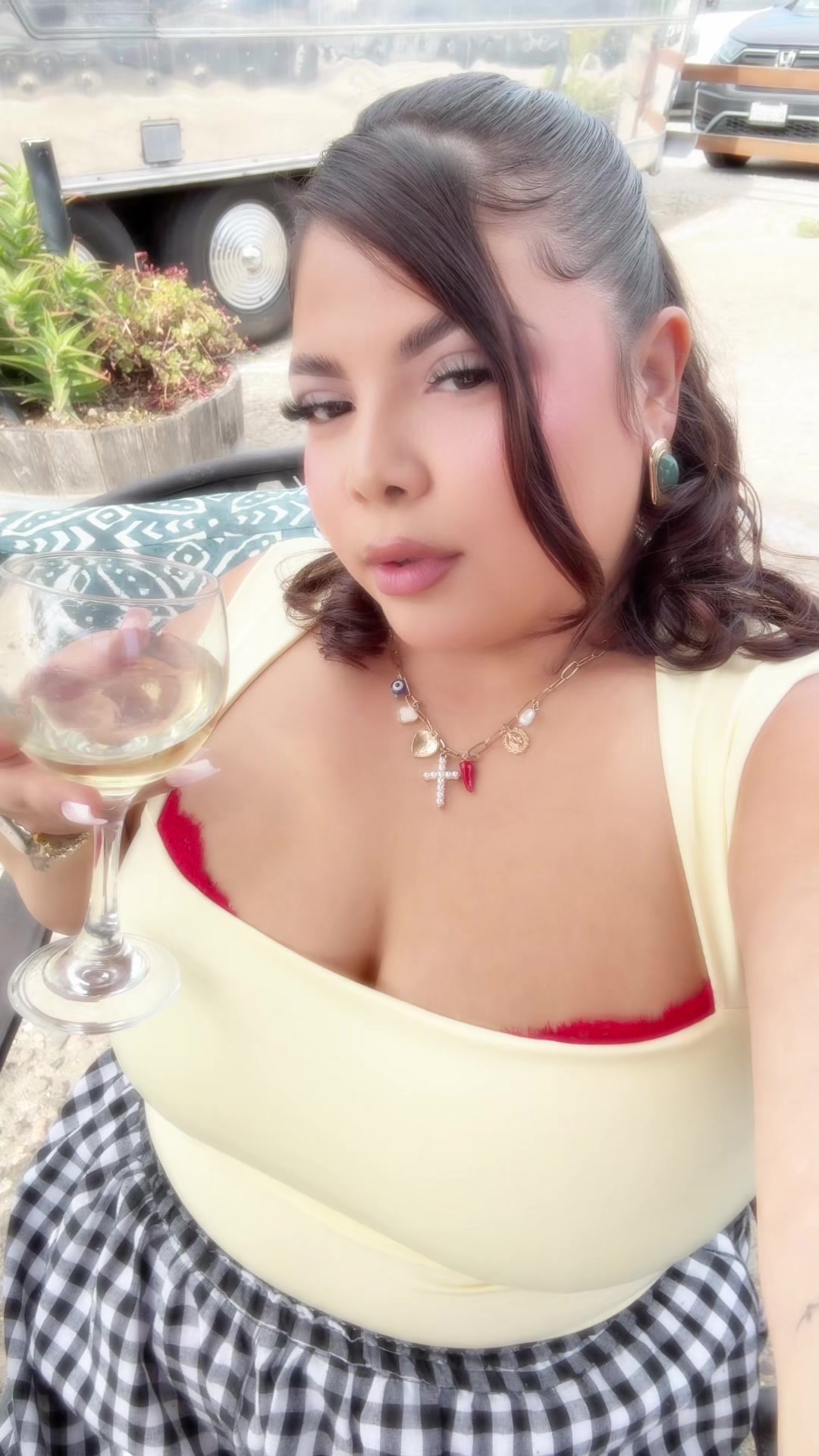 @momoneyym