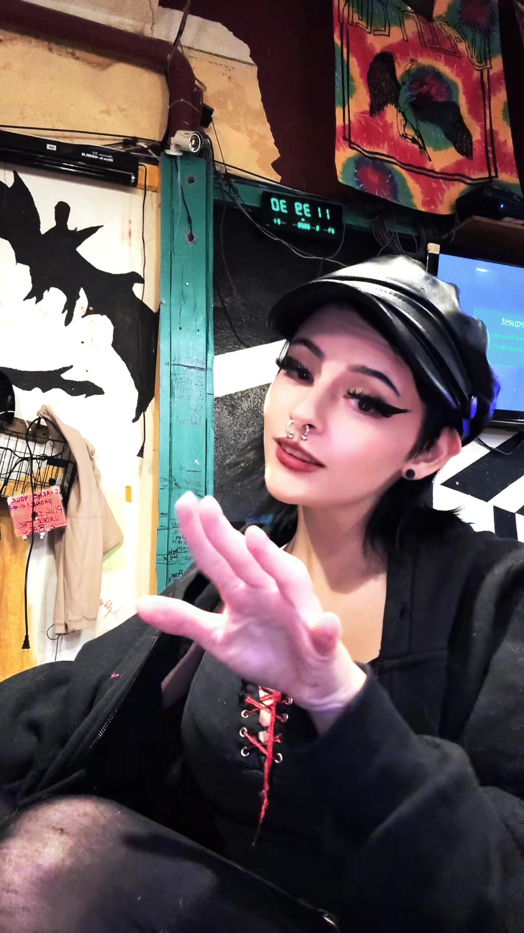@Koi