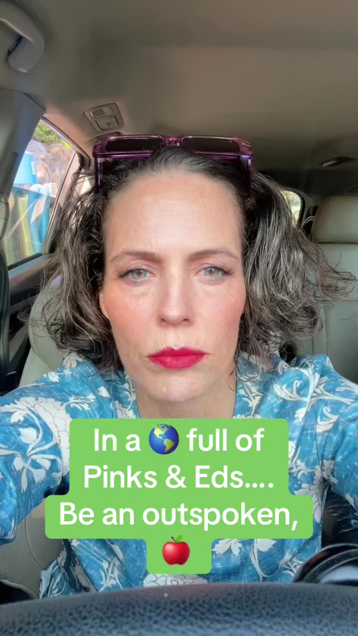 @HolaAmy