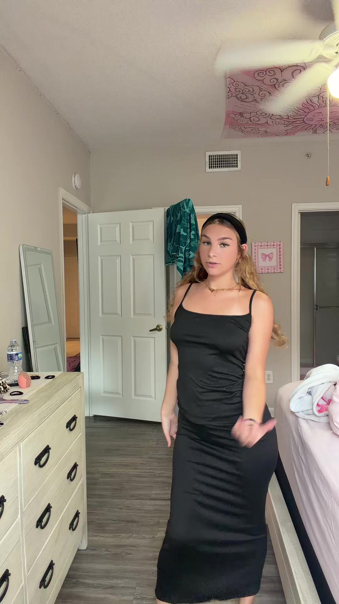 @Theyluvvella