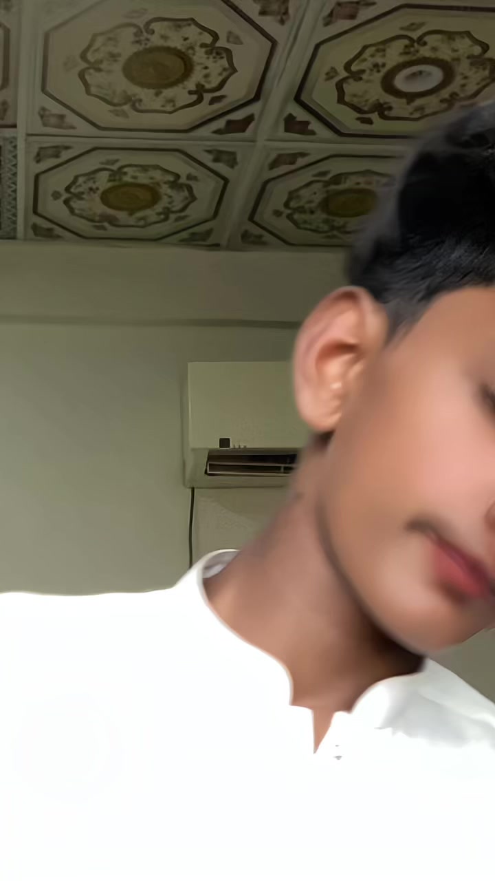 @🚩𝘿𝙀𝘾𝙀𝙉𝙏 ➜ لڑکا