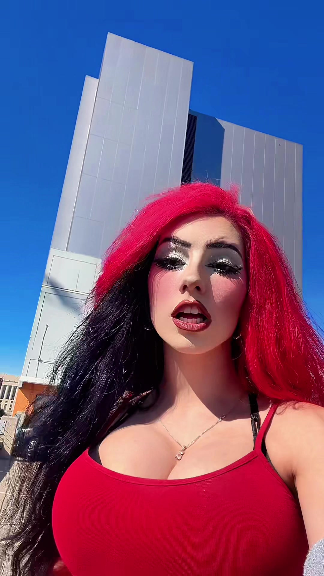 @Kenzie Asylum 🖤