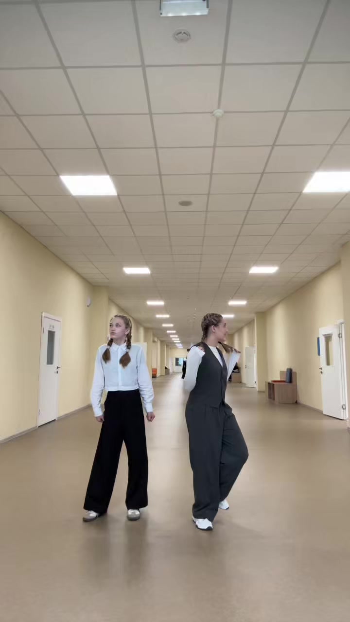 @𝐬𝐢𝐦𝐤𝐤𝐞𝐳𝐳