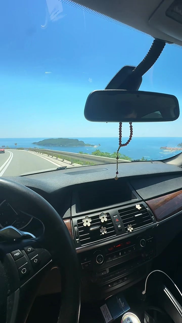 @Dina🌸