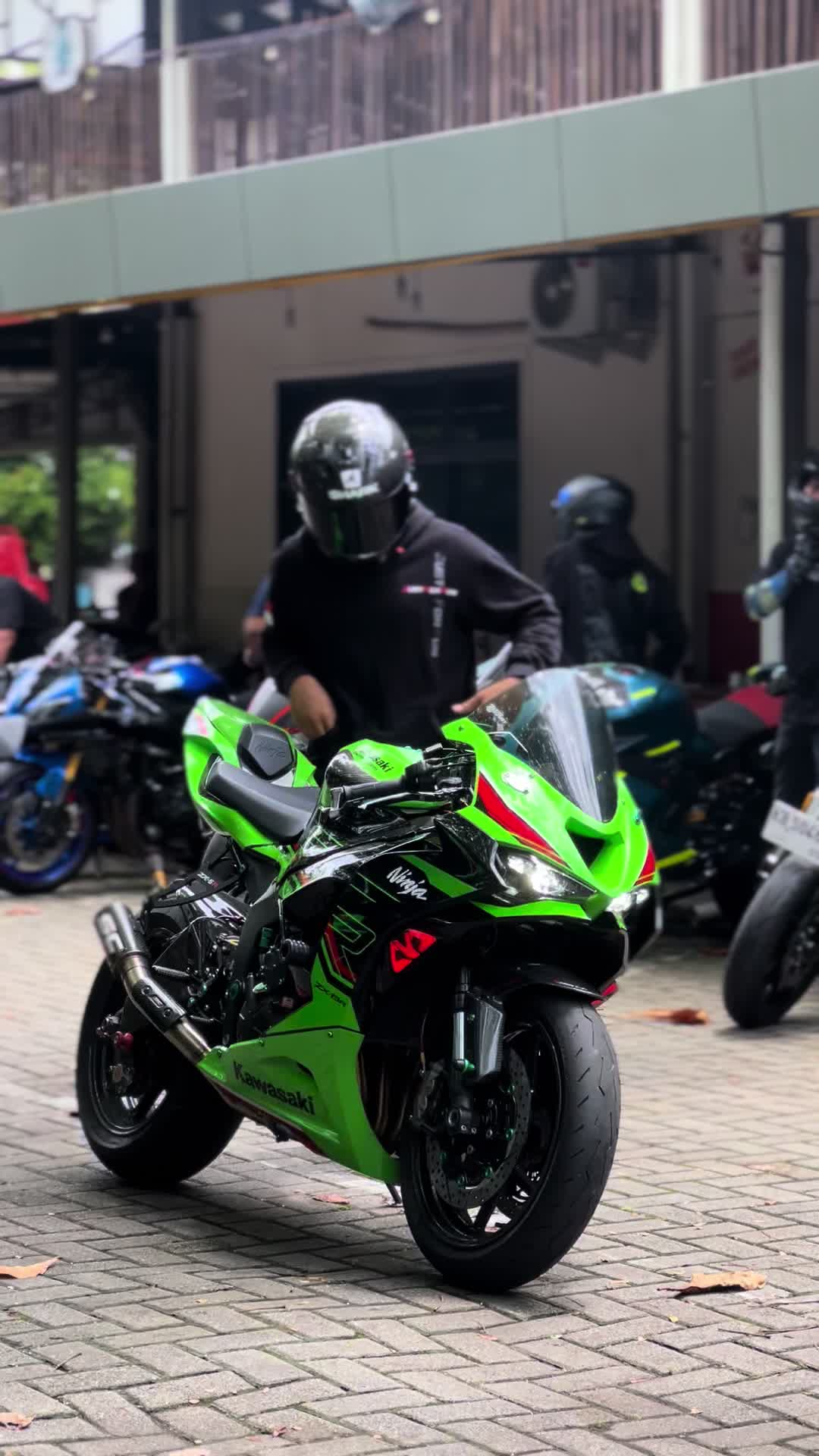 @ryan._.sadewa