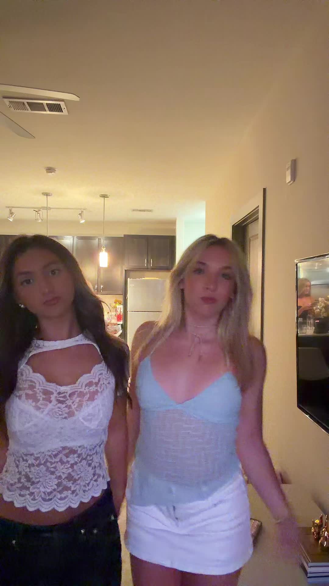 @_lilydanielee