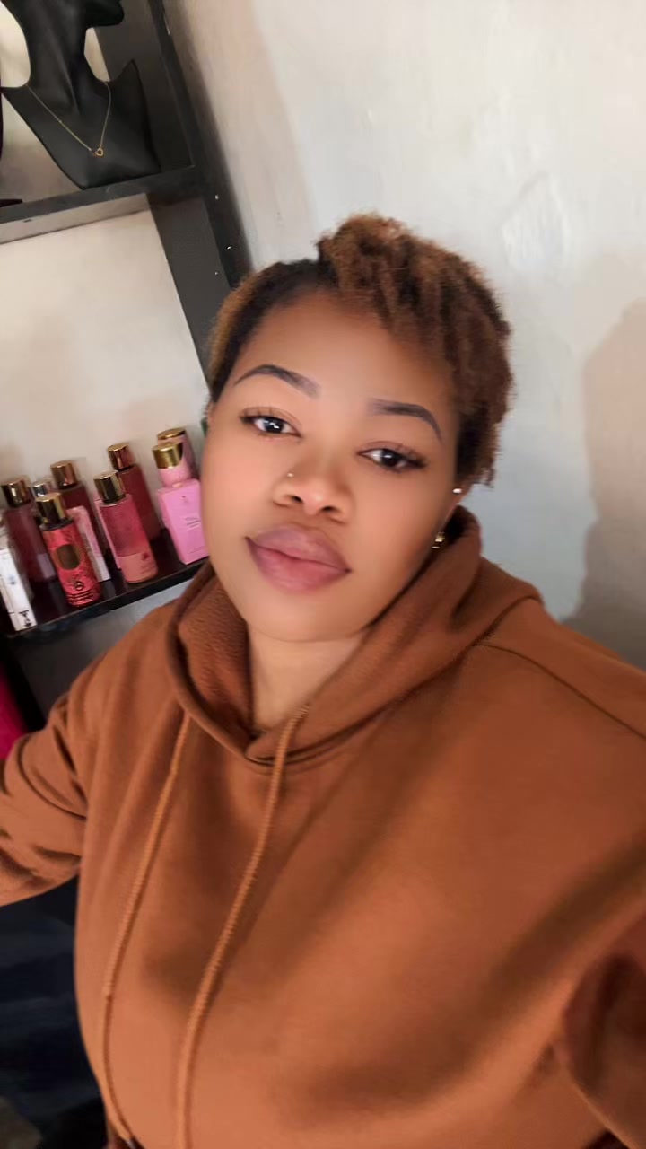 @YaaBeautyRoom (YaaHontz)