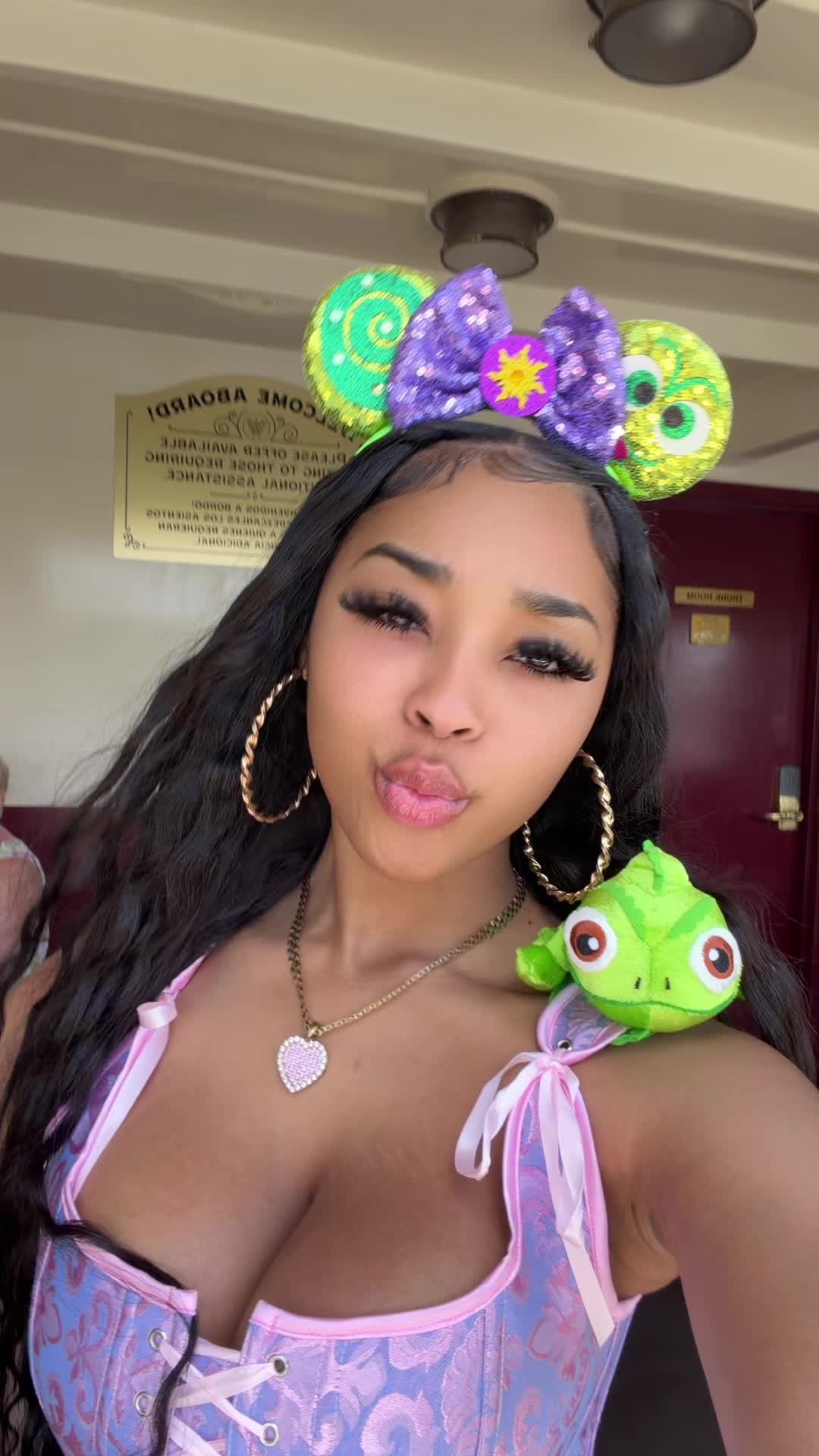 @Barbie 🦄