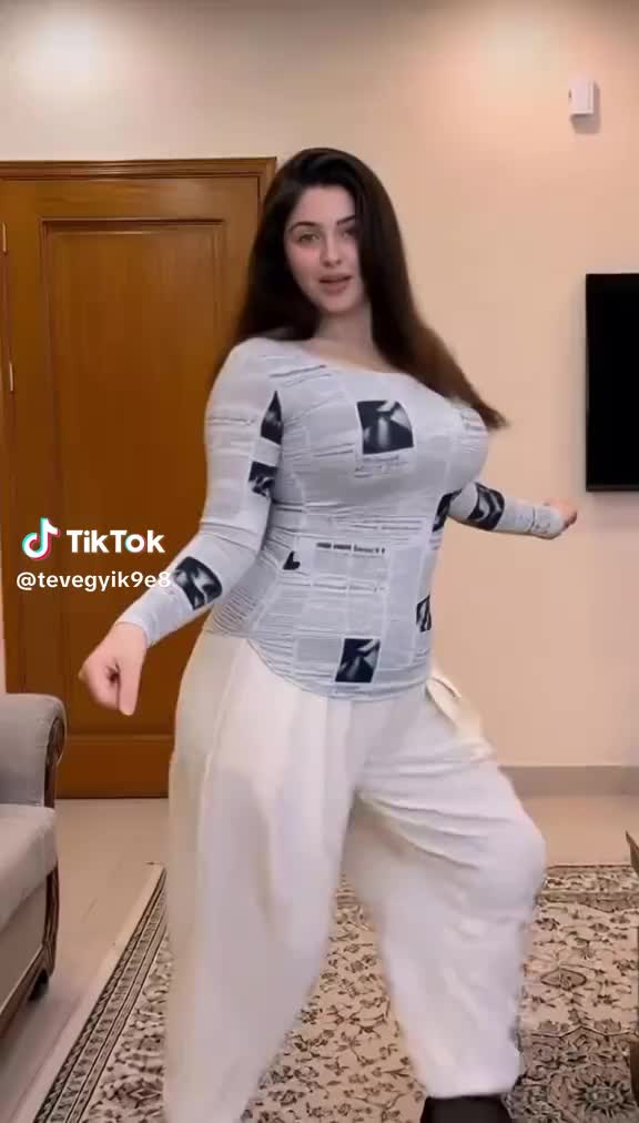 @hot girl