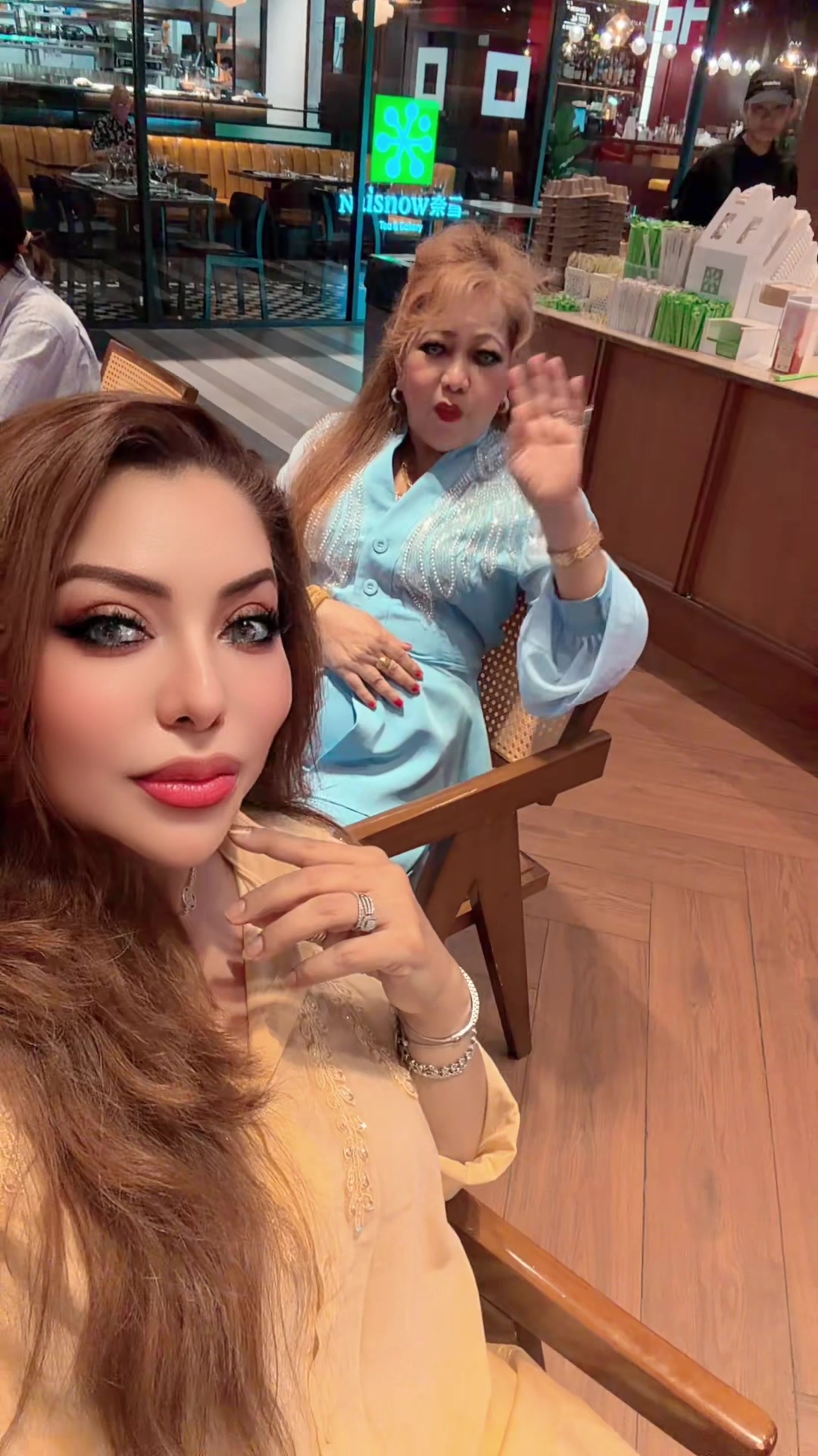 @Laila Khan