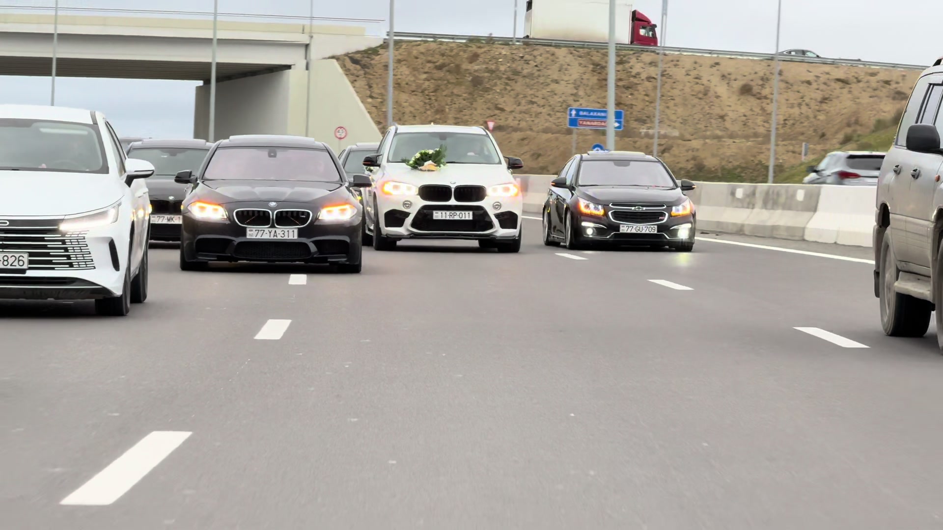 @77GU709