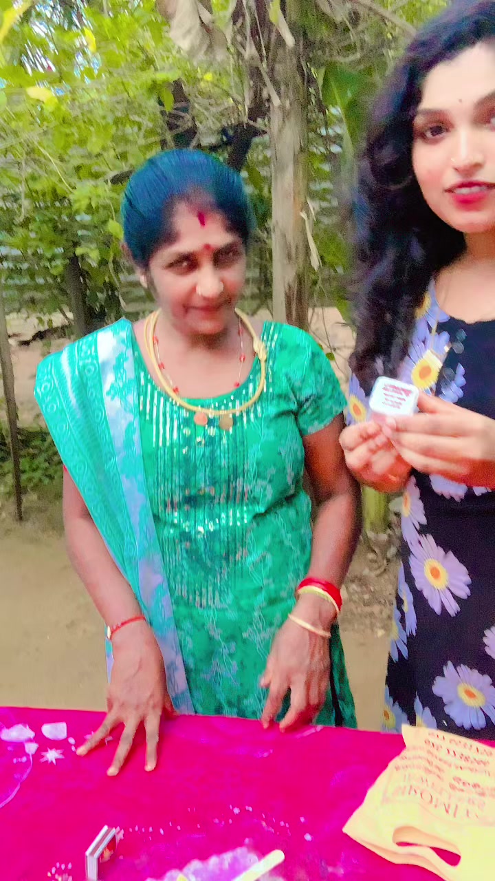 @Nikshi Ammu 🦋👑💫