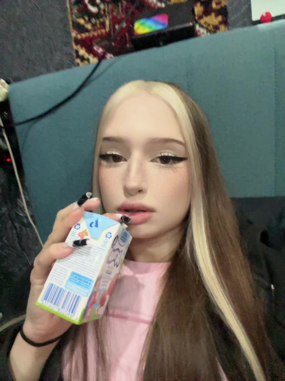 @Пчела