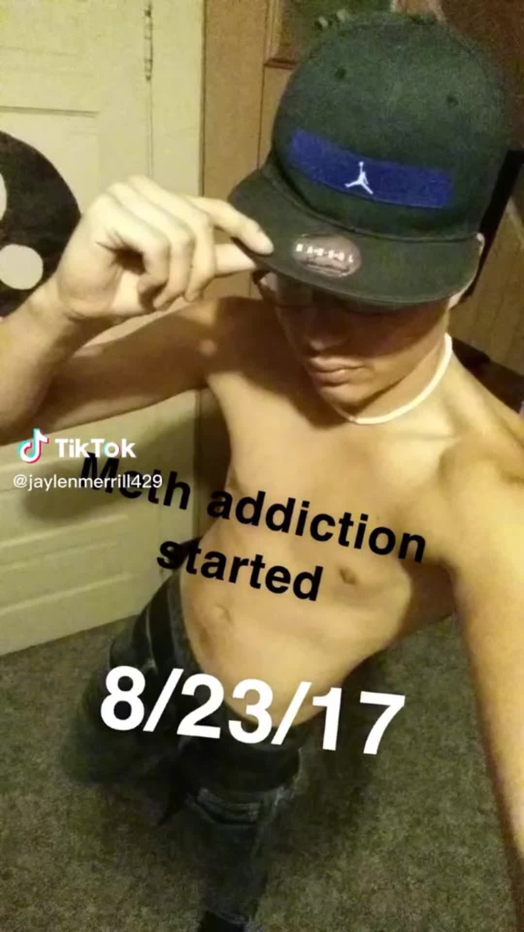 @sneakygeed25