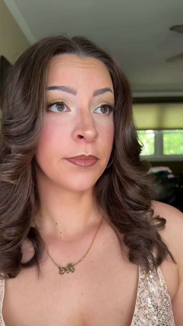 @The Makeup Mom