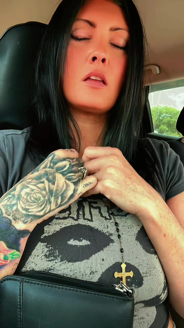 @ℭ𝔥𝔯𝔦𝔰𝔱𝔶𝔏𝔢𝔦𝔤𝔥/SAHM