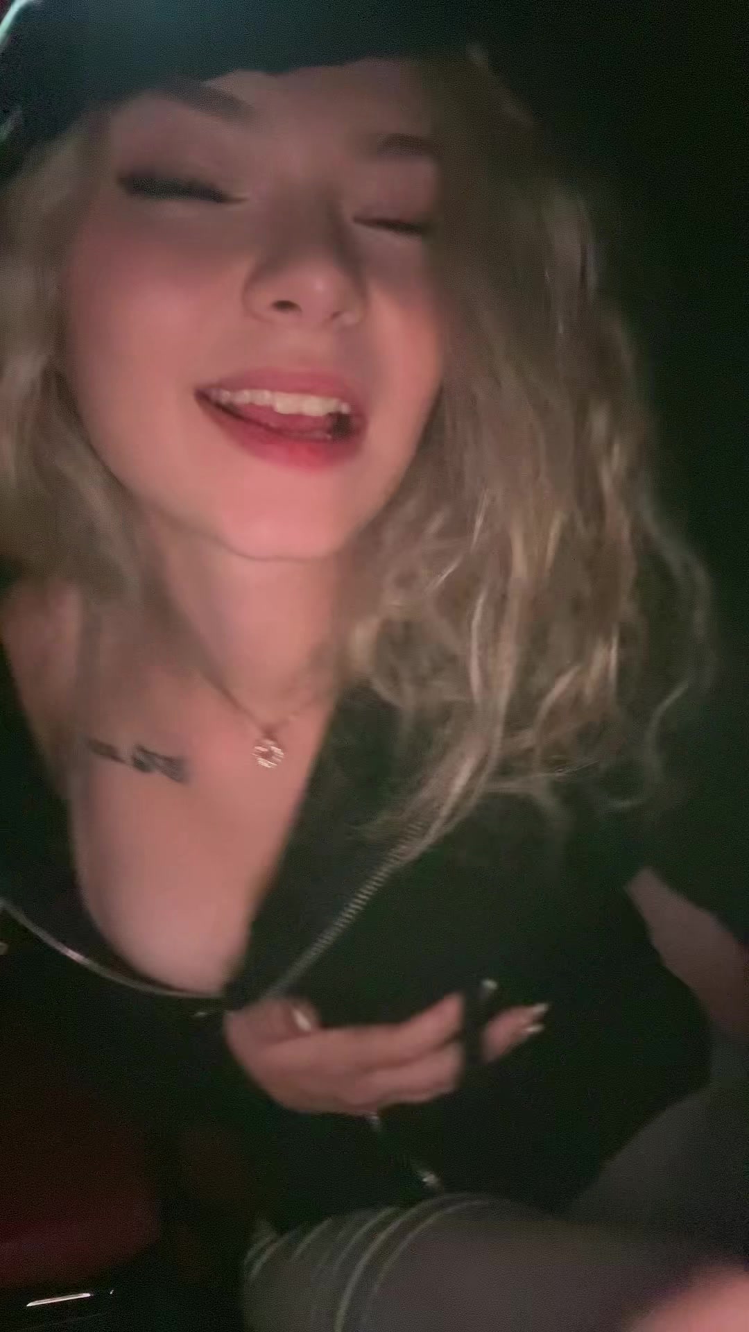 @ℳ✨🐆🍷
