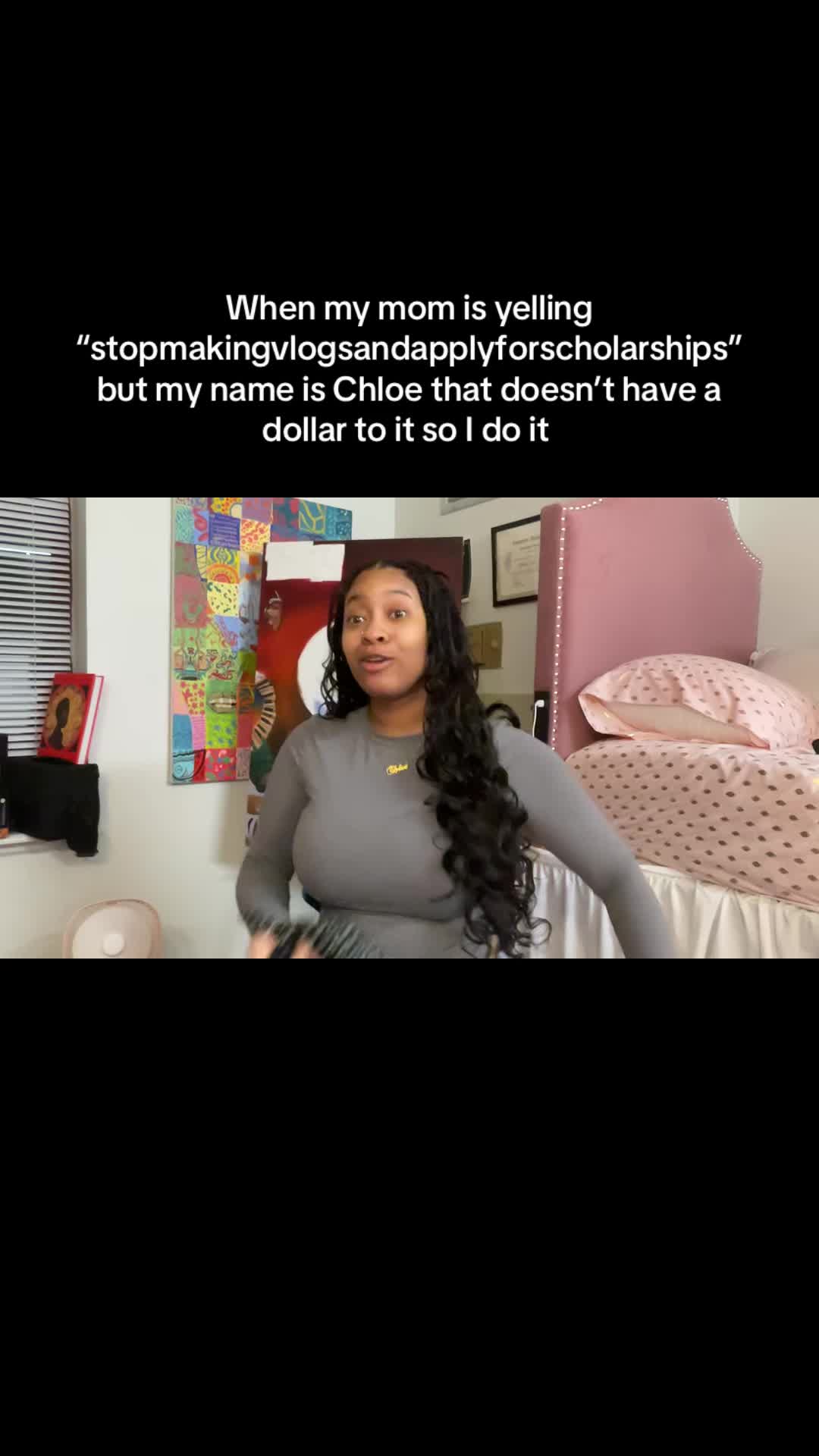 @_chloethecurator_