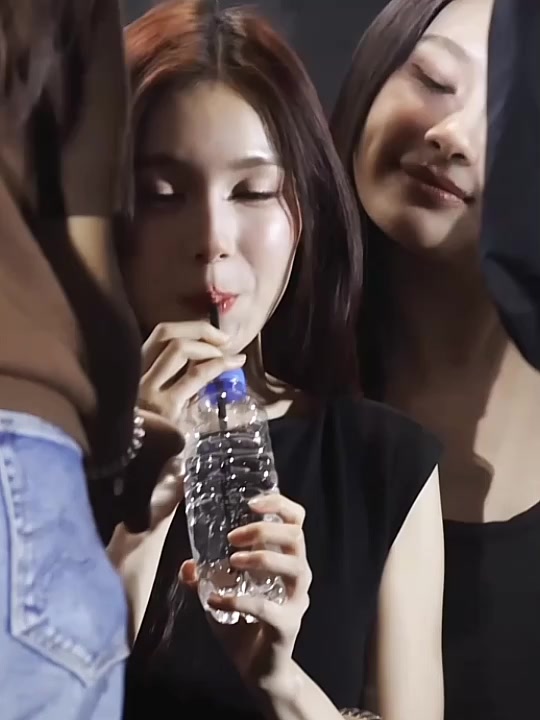 @muv. 𝓜𝓲𝔀 𝓛𝓾𝓿 .muv