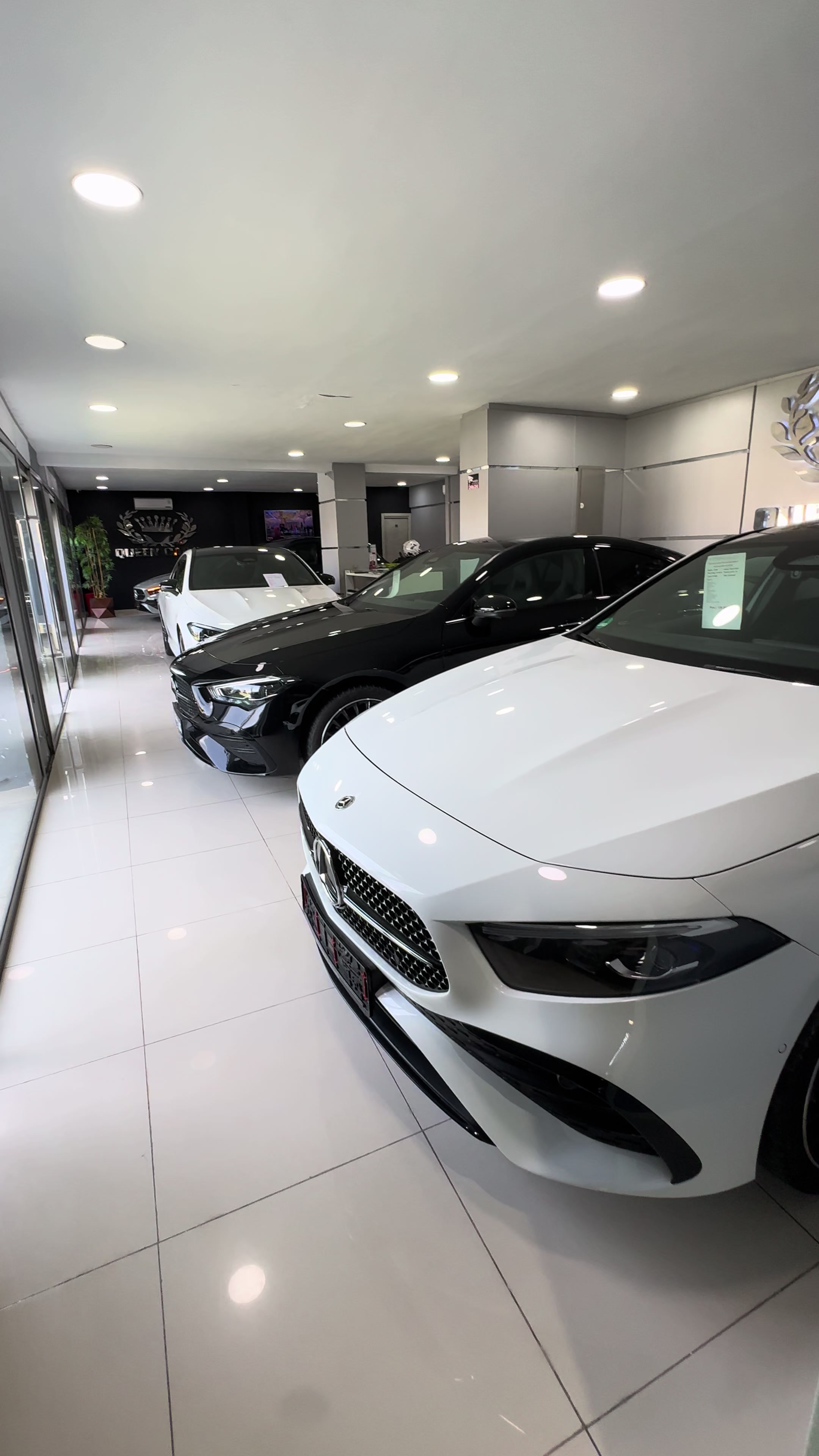 @Queen Cars+