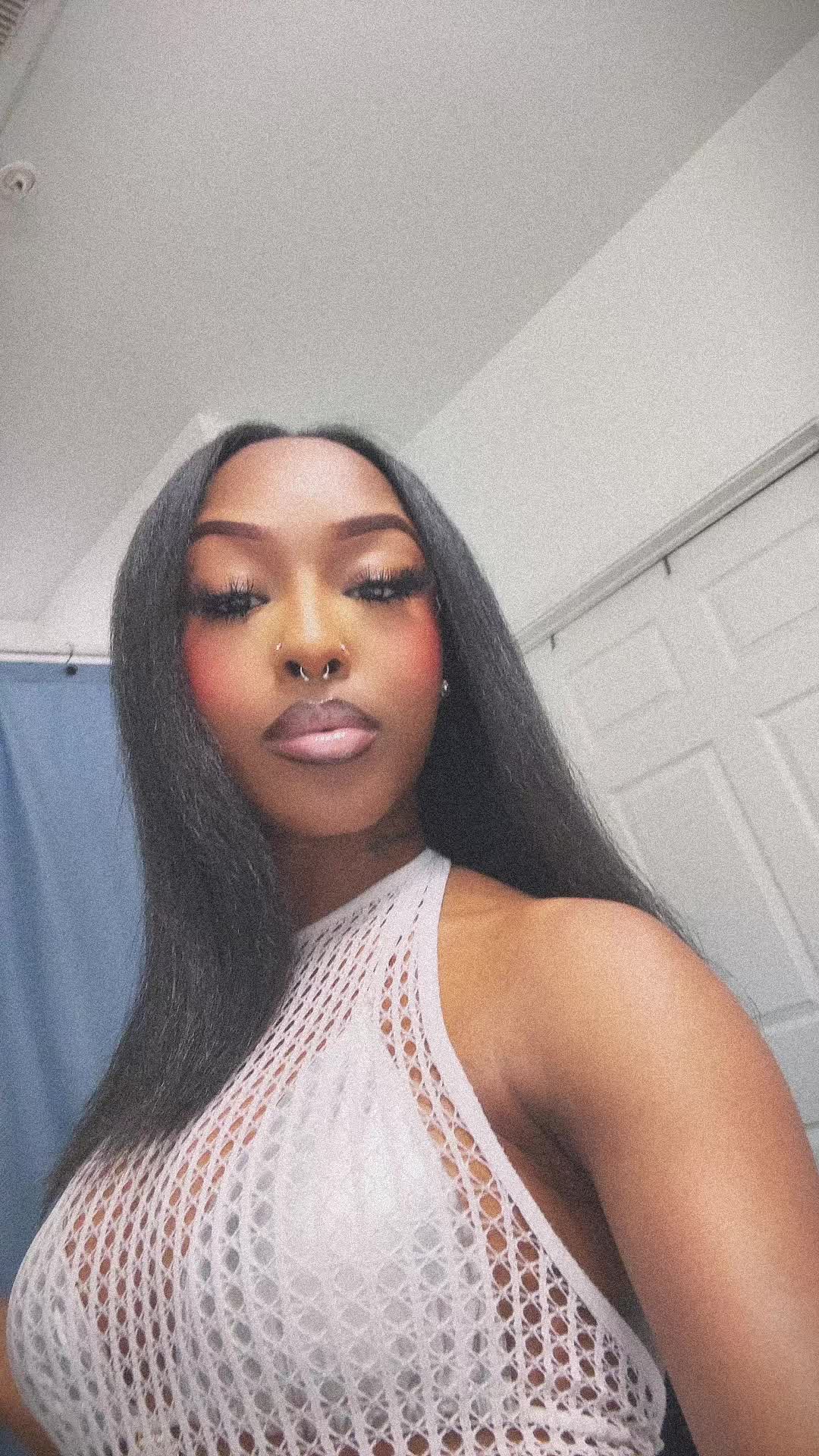 @aniyahmenzell