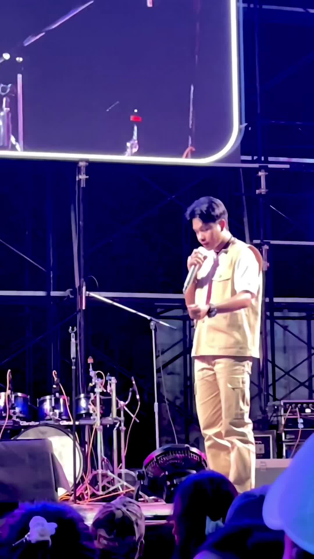 @FB : เก่ง ฮ๊าฟป๋ม