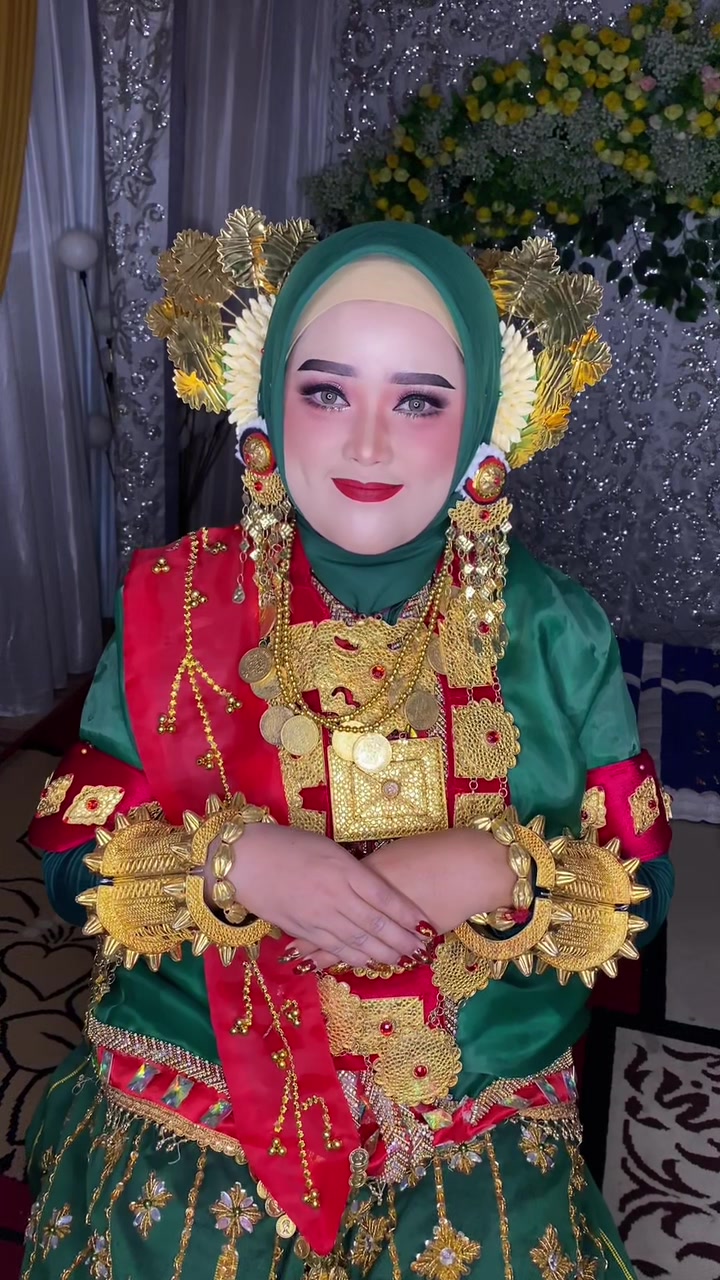 @Sidra Dean Yuraa