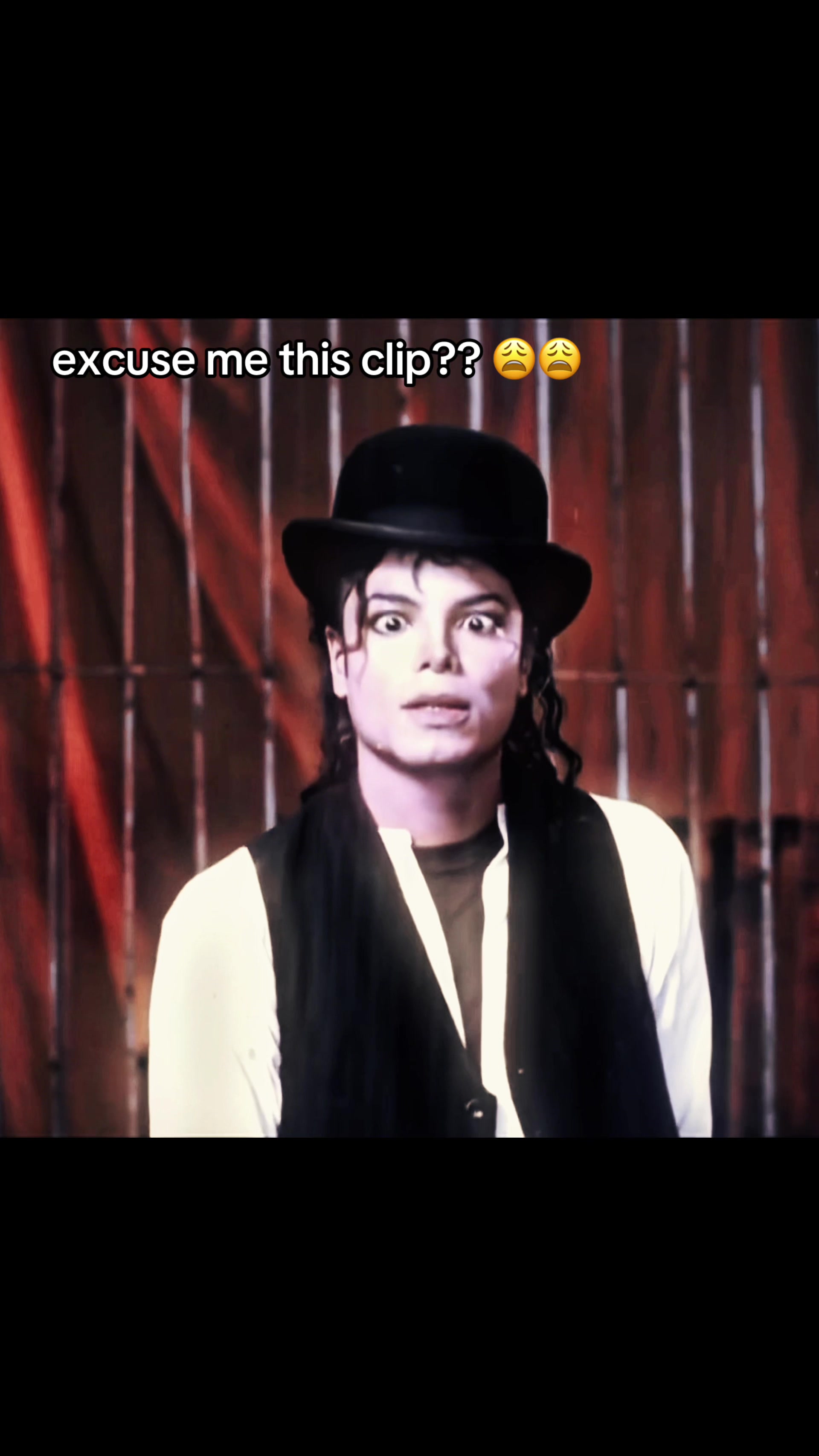@𝓔