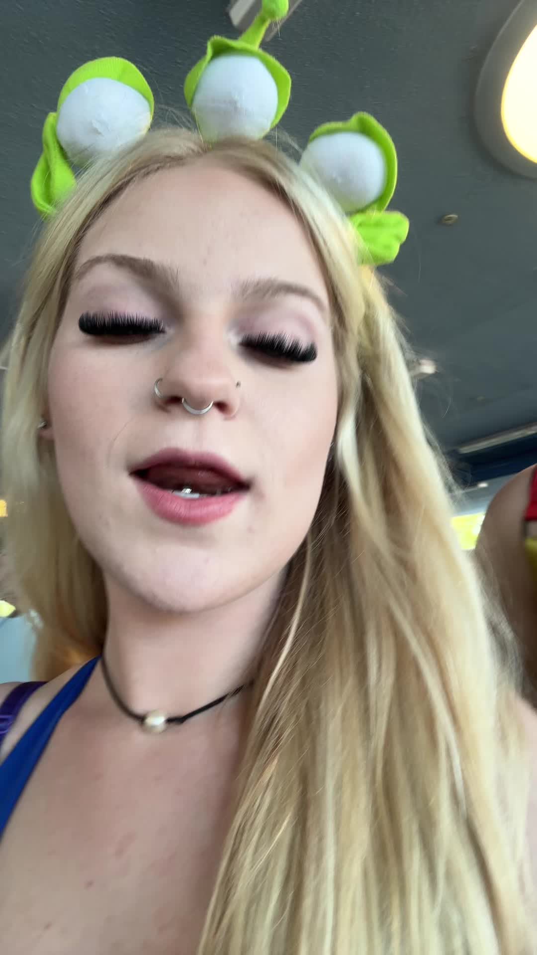@Zoey🖤