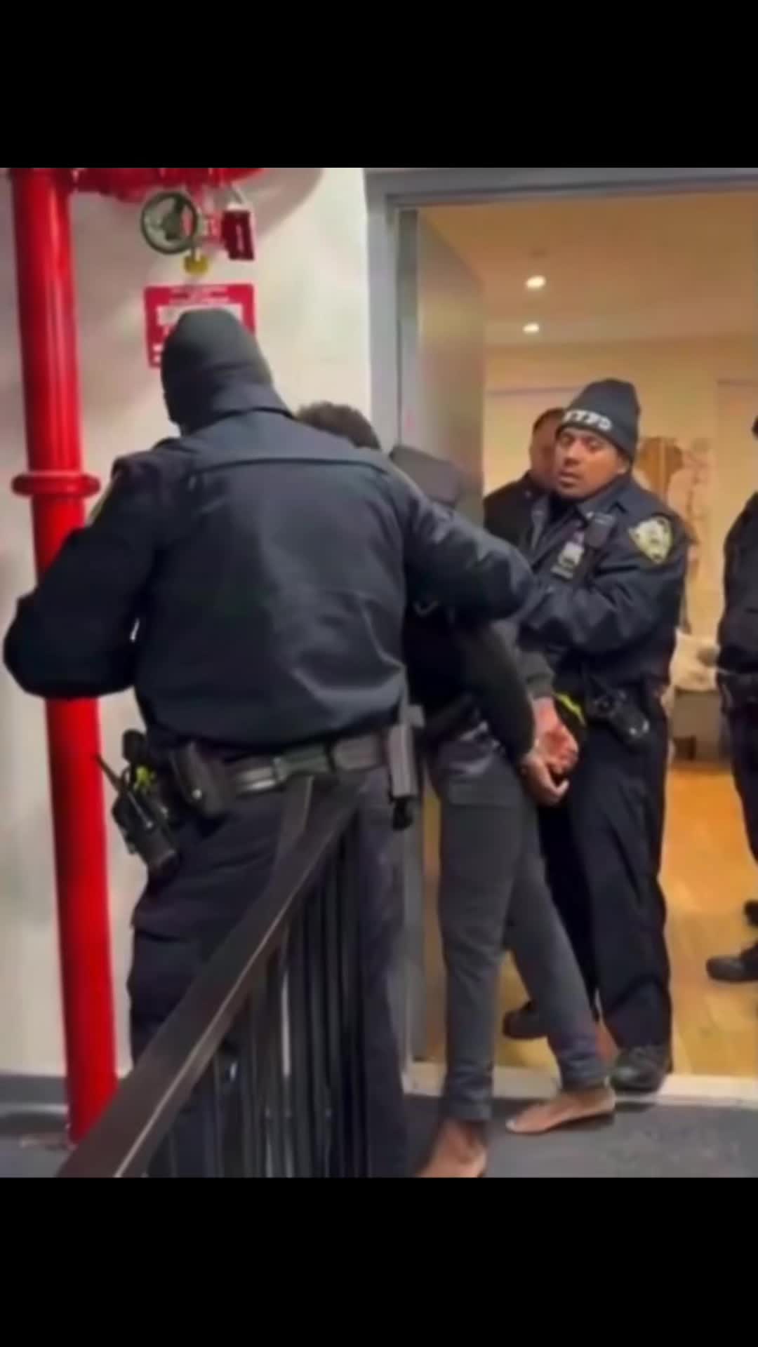 @newswithb