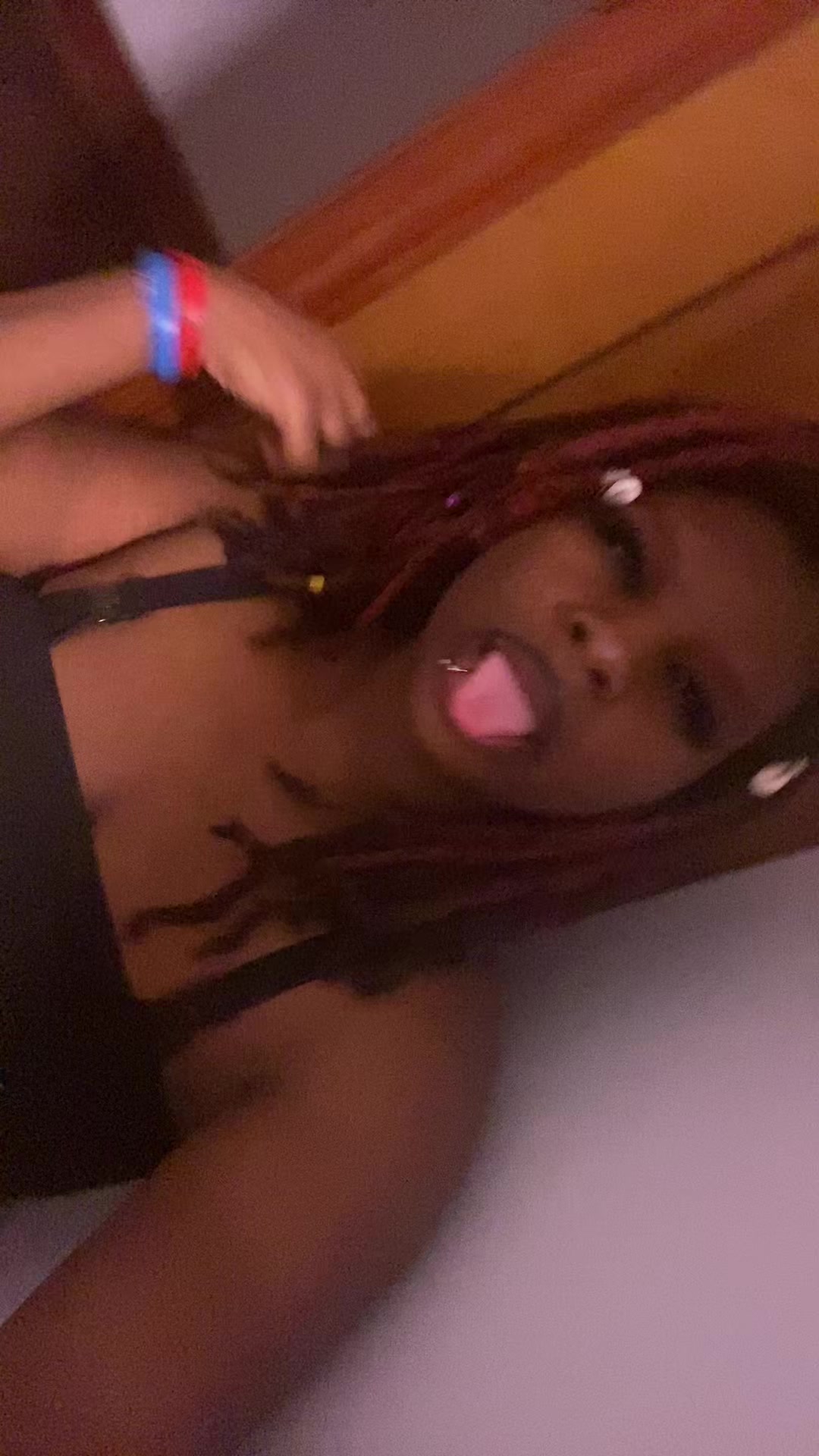 @🤫