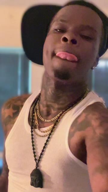 @DEE🖤🐐