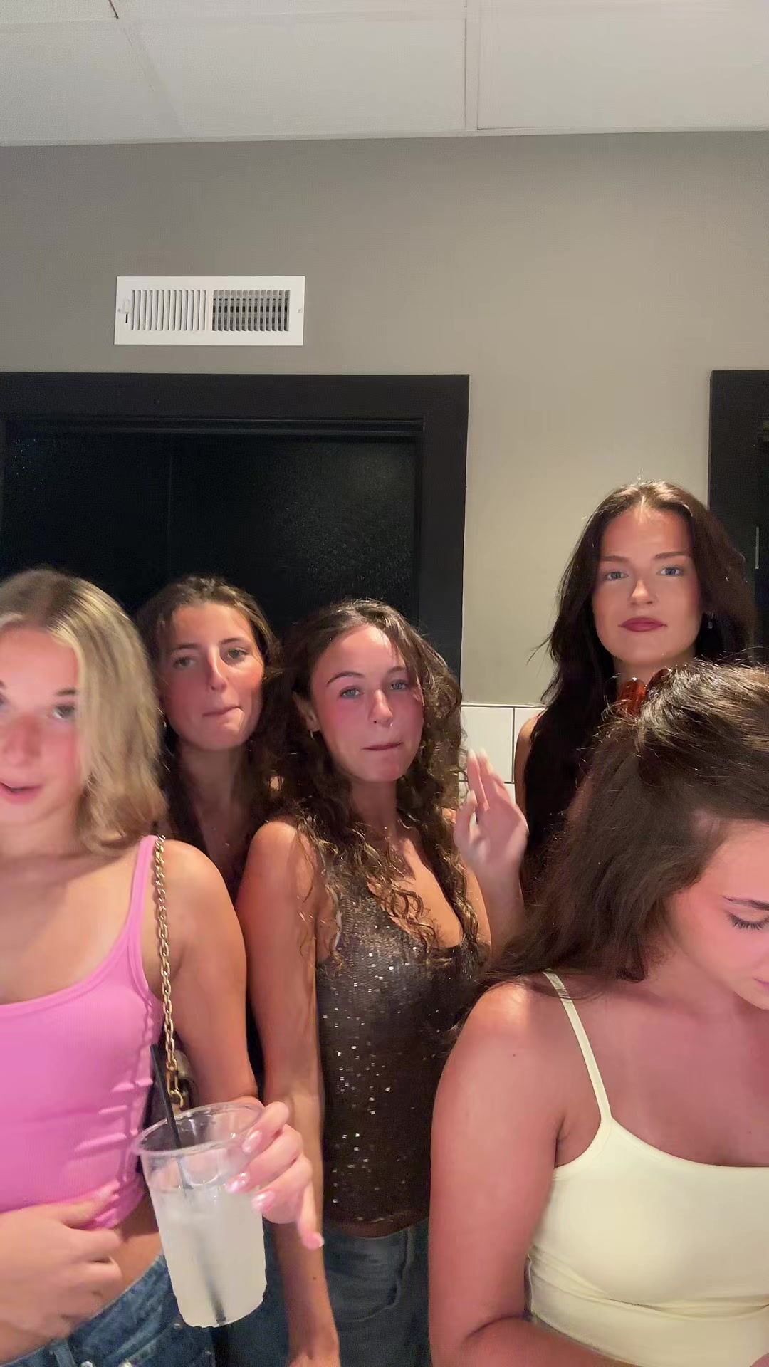 @🥂va