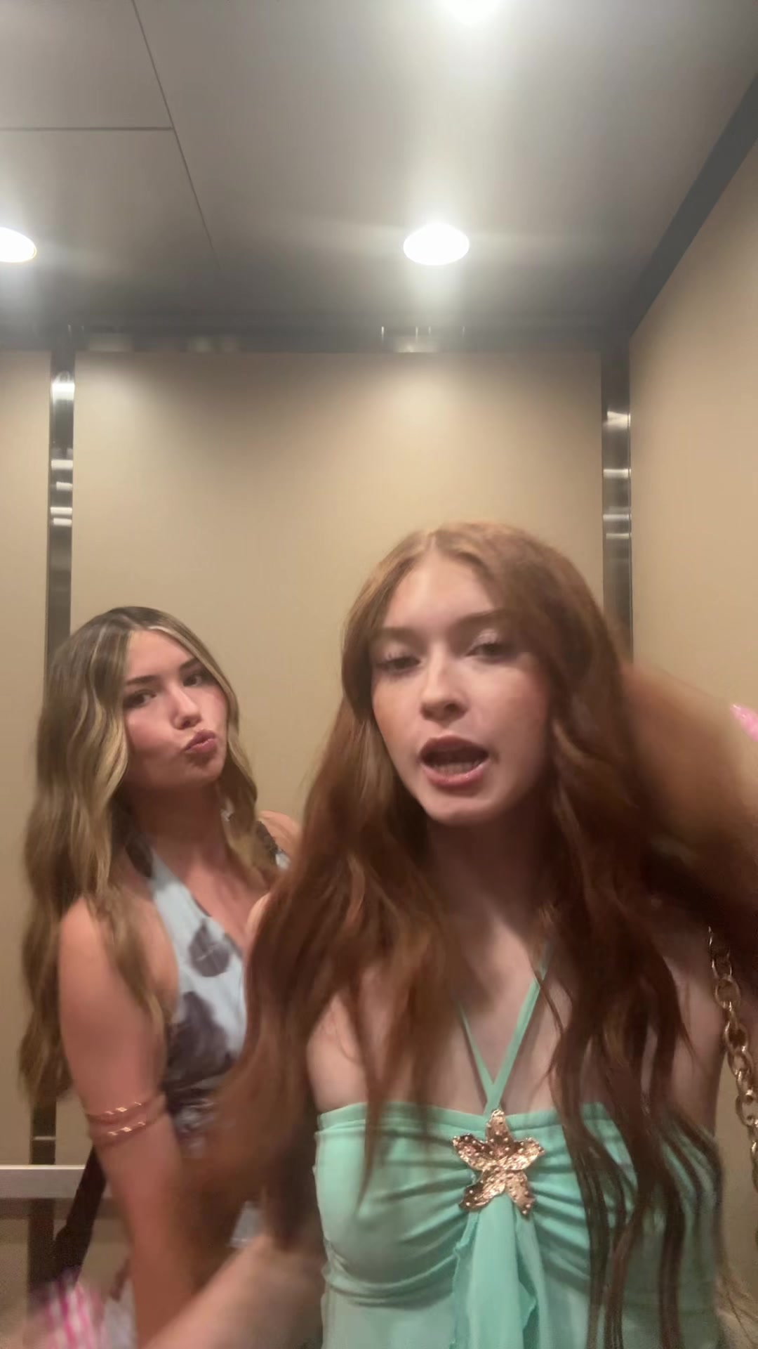 @bella