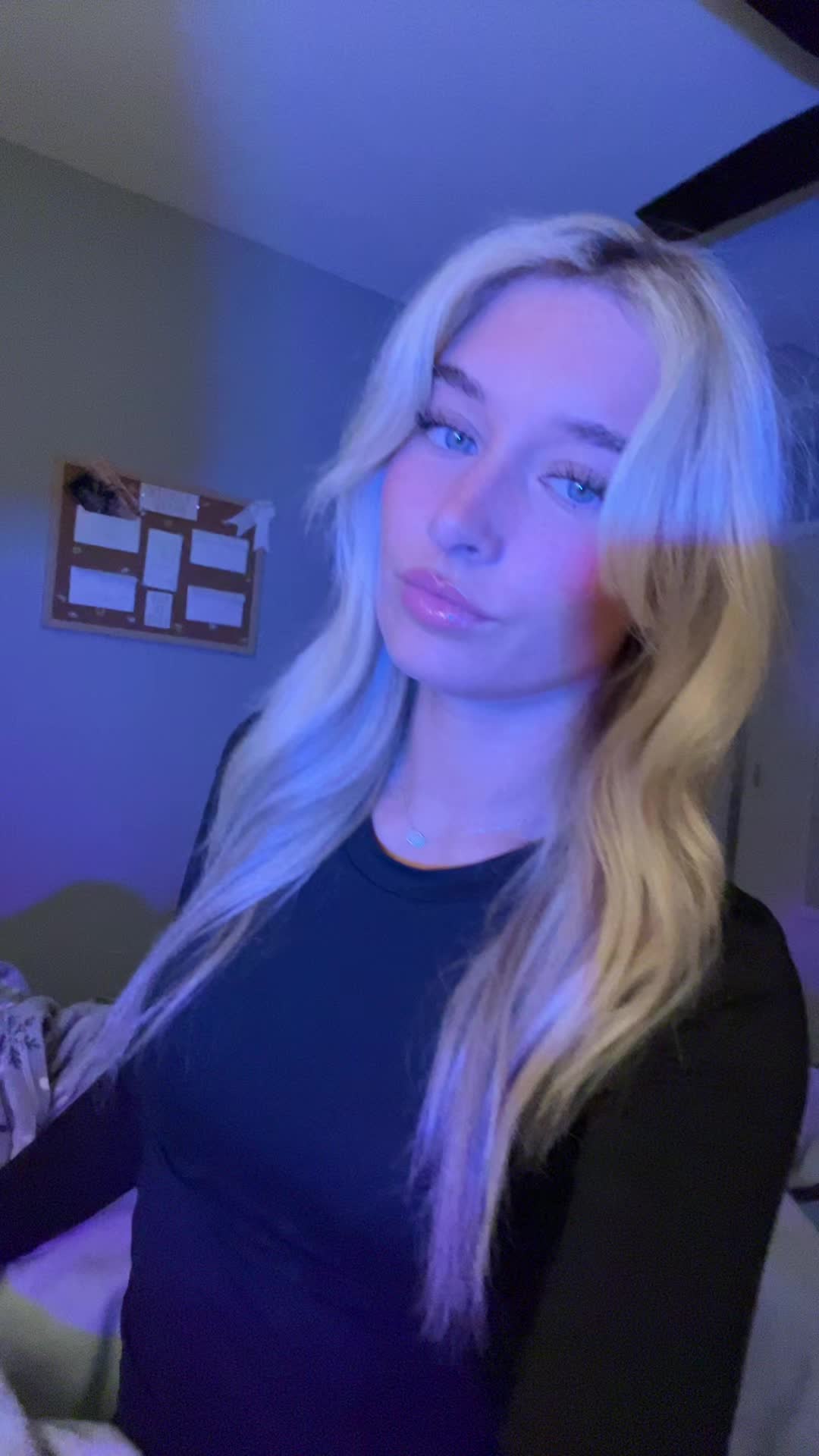 @Em⭐️