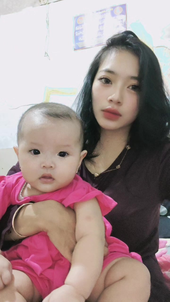 @Monee2