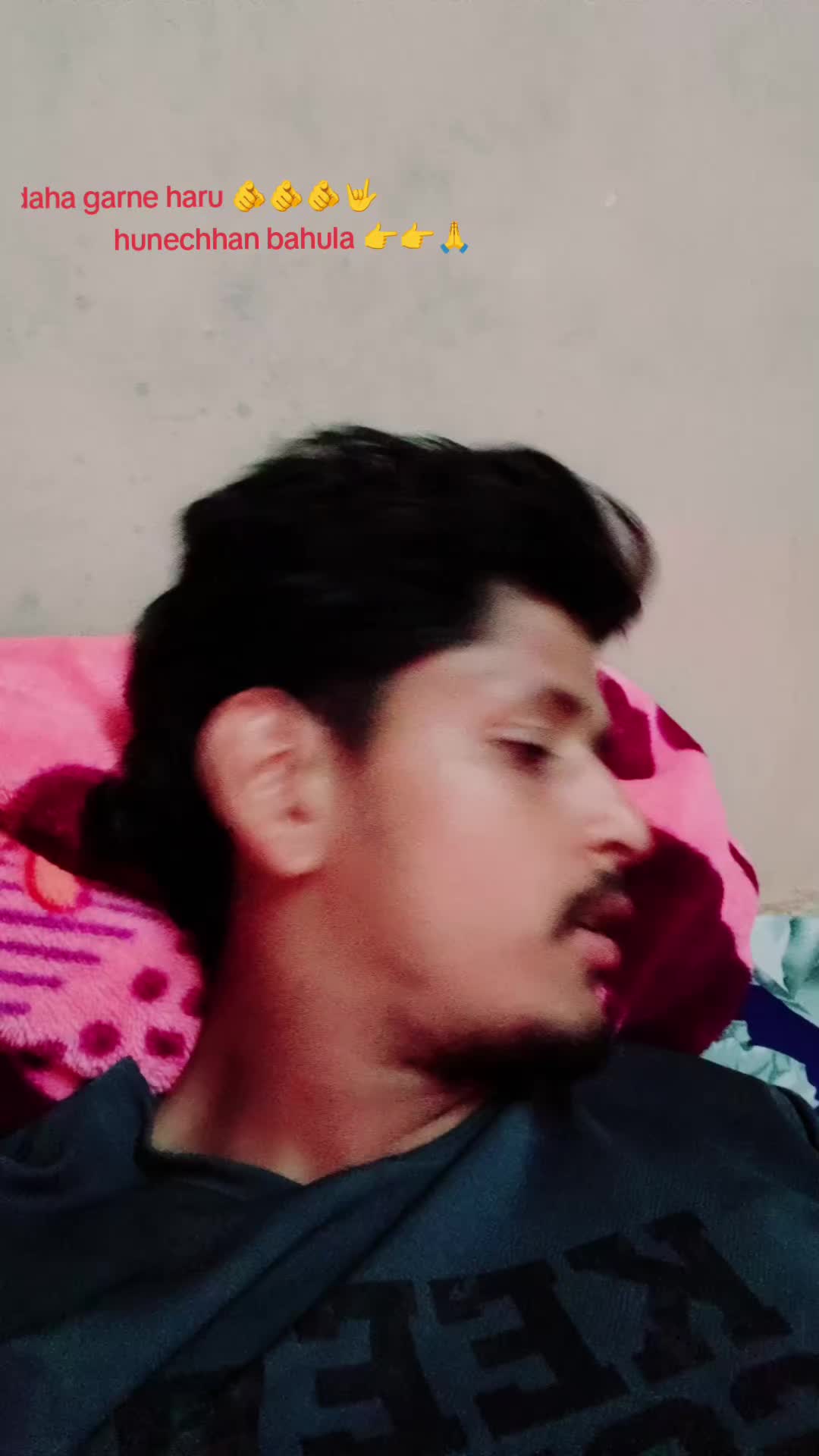 @🫂👩&zwj;❤️&zwj;👨