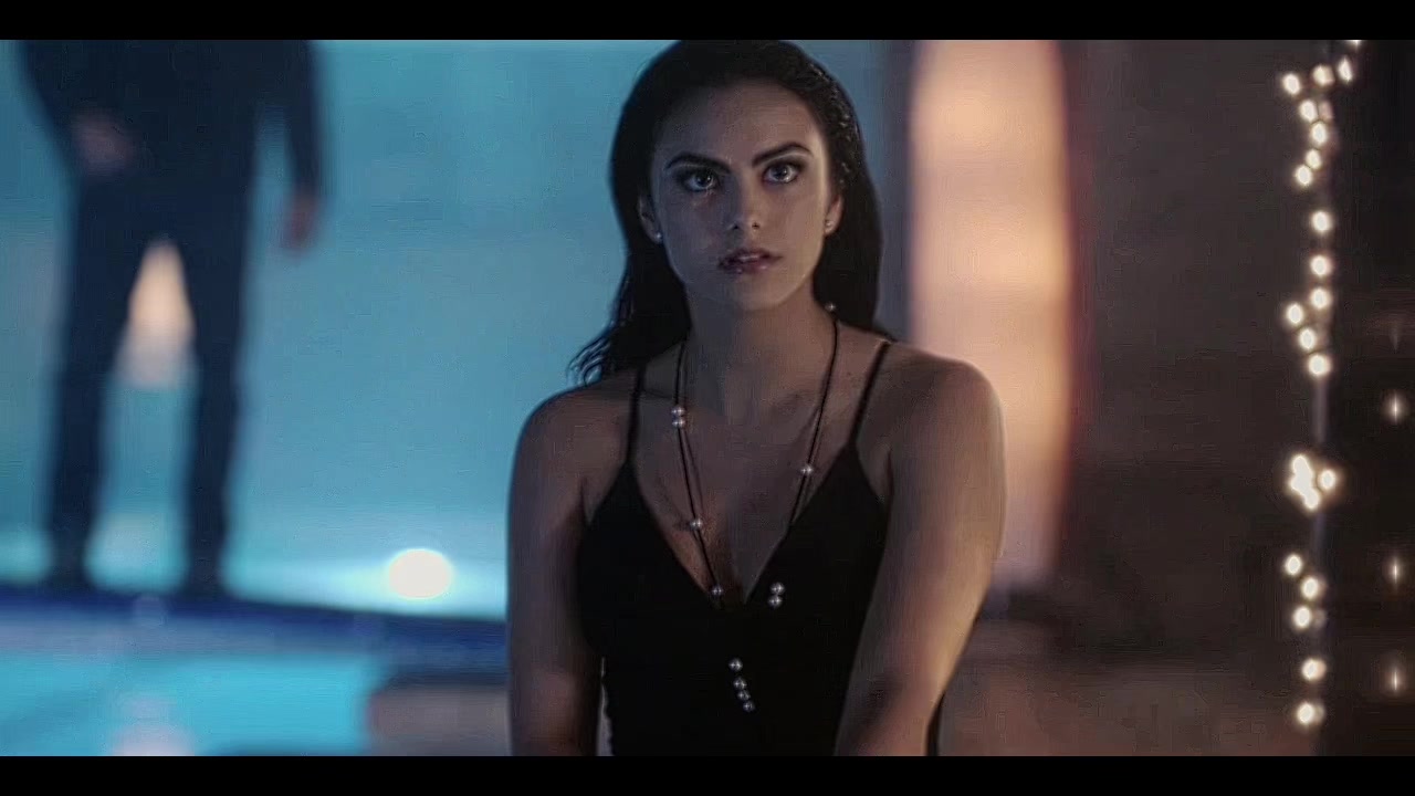 @🧛🏽&zwj;♀️