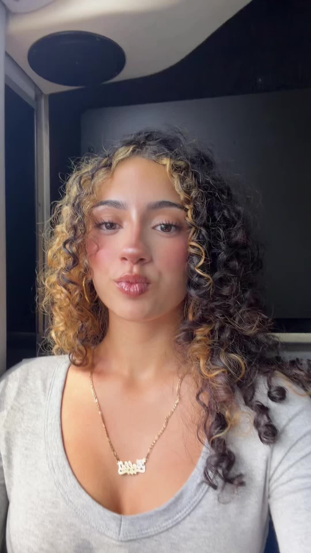 @bellabae