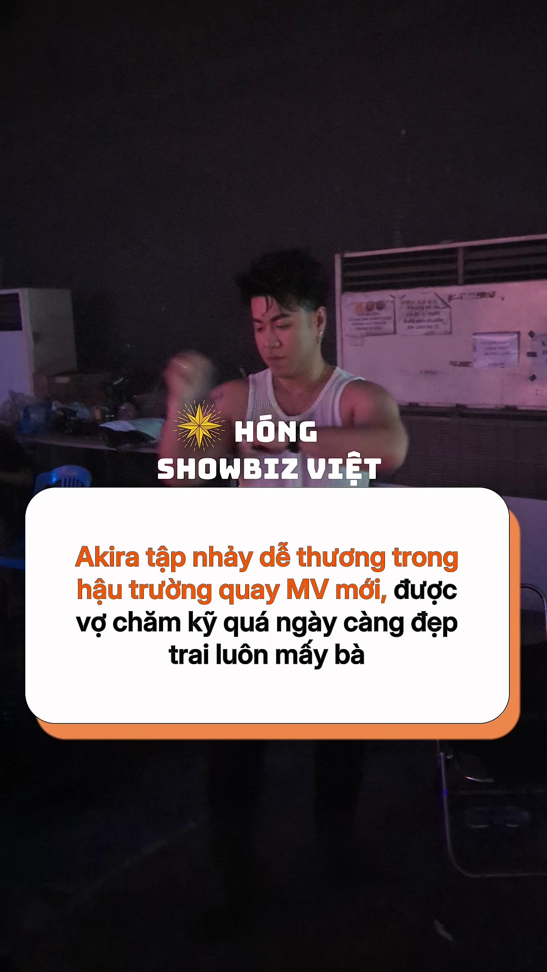 @H&oacute;ng Showbiz Việt