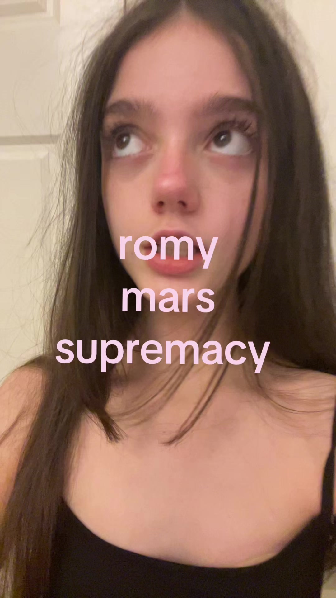 @Chlo ᥫ᭡