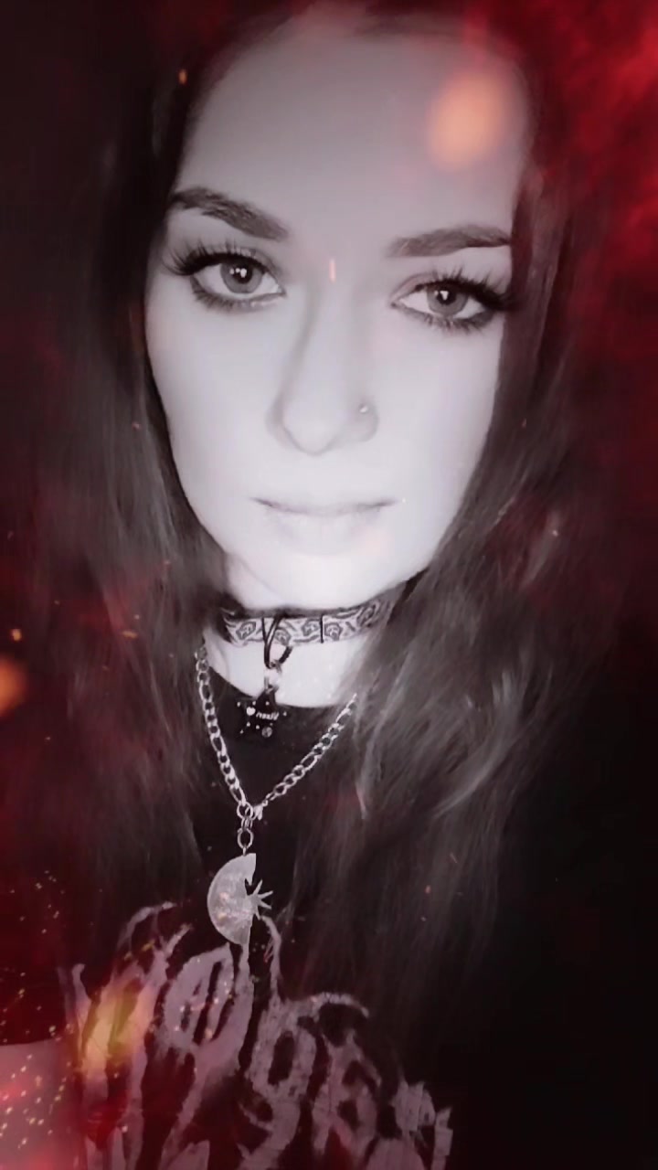 @xEmoQueenx